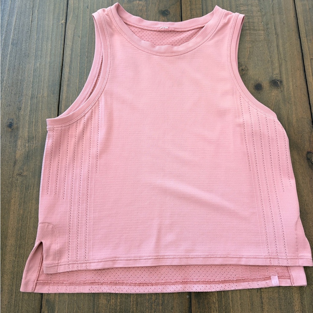 Lululemon halter crop - size 4